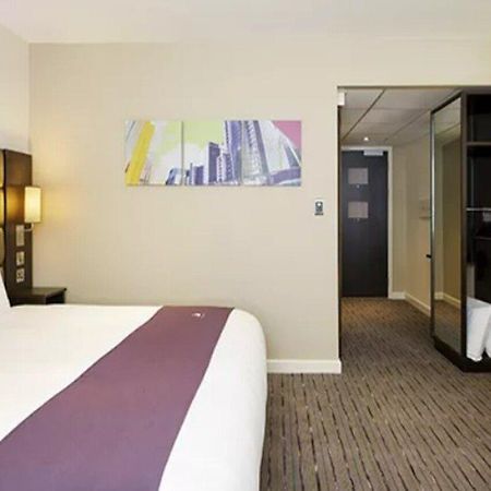Premier Inn Ware Dış mekan fotoğraf